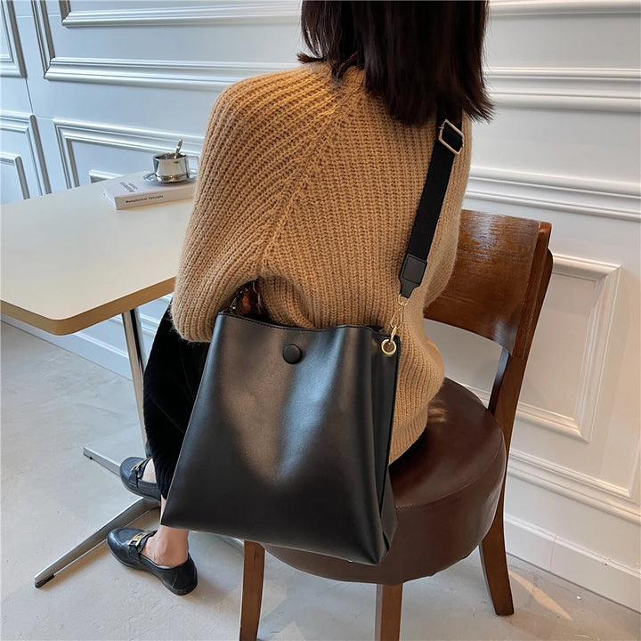 Fanya | Bucket Shoulder Bag