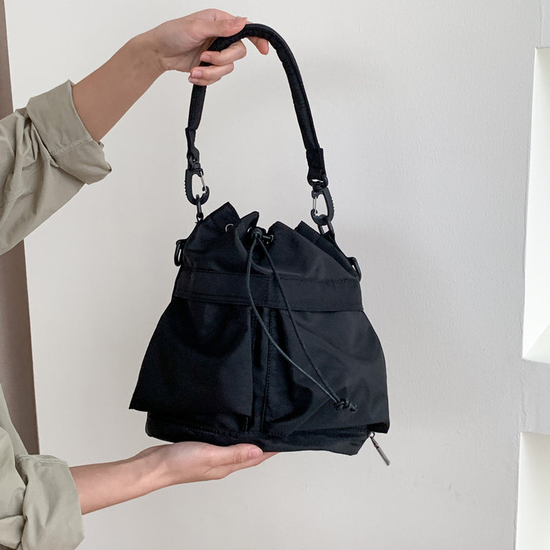 sac, sac à main, sac à dos, maroquinerie, sac végan, sac à main végan, sac à dos végan, cuir végan, cuir végétale, mode responsable, mode éthique, sac à main cuir végétale, sac femme, sacà main femme, sac à main végan femme, sac à main moderne, sac à main cuir, sac à main en paille, sac à main en toile, totes bags, totes bags végan