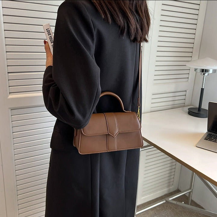 sac, sac à main, sac à dos, maroquinerie, sac végan, sac à main végan, sac à dos végan, cuir végan, cuir végétale, mode responsable, mode éthique, sac à main cuir végétale, sac femme, sacà main femme, sac à main végan femme, sac à main moderne, sac à main cuir, sac à main en paille, sac à main en toile