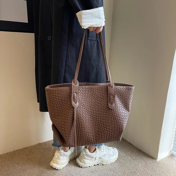 Lora | Tote Bag