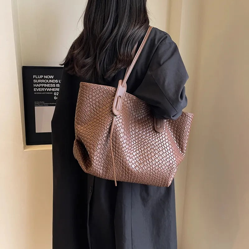 Lora | Tote Bag