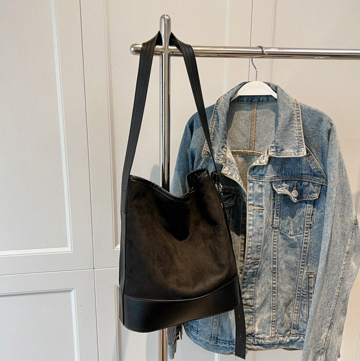 sac, sac à main, sac à dos, maroquinerie, sac végan, sac à main végan, sac à dos végan, cuir végan, cuir végétale, mode responsable, mode éthique, sac à main cuir végétale, sac femme, sacà main femme, sac à main végan femme, sac à main moderne, sac à main cuir, sac à main en paille, sac à main en toile, totes bags, totes bags végan