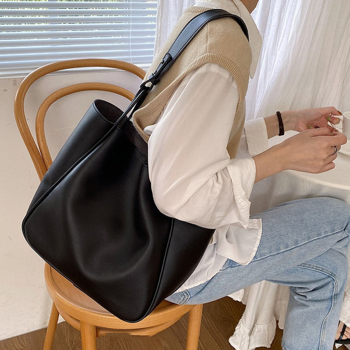 sac, sac à main, sac à dos, maroquinerie, sac végan, sac à main végan, sac à dos végan, cuir végan, cuir végétale, mode responsable, mode éthique, sac à main cuir végétale, sac femme, sacà main femme, sac à main végan femme, sac à main moderne, sac à main cuir, sac à main en paille, sac à main en toile, totes bags, totes bags végan