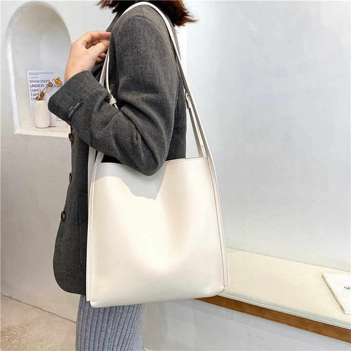 sac, sac à main, sac à dos, maroquinerie, sac végan, sac à main végan, sac à dos végan, cuir végan, cuir végétale, mode responsable, mode éthique, sac à main cuir végétale, sac femme, sacà main femme, sac à main végan femme, sac à main moderne, sac à main cuir, sac à main en paille, sac à main en toile, totes bags, totes bags végan